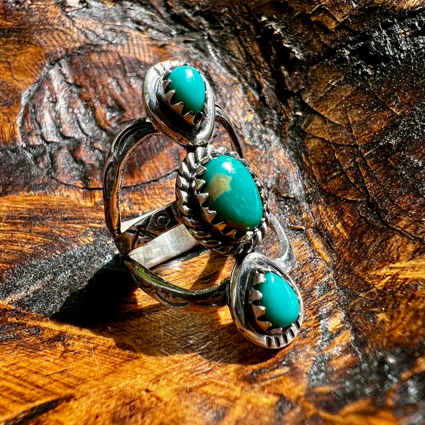 Kingman Turquoise Triple Stone Split Shank Ring – Size 8