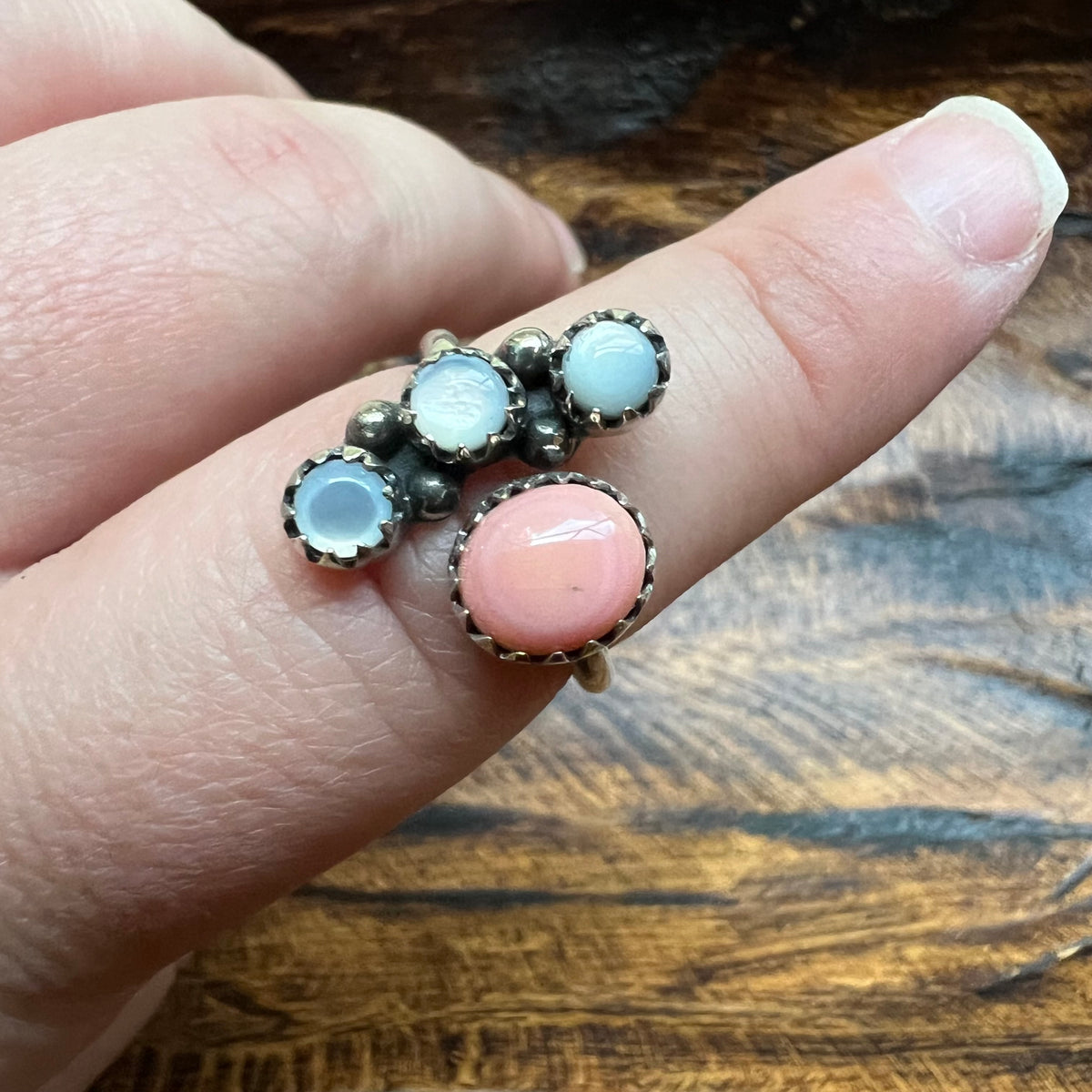 Sterling Silver Queen Conch & Mother of Pearl Floating Ring – Size 7