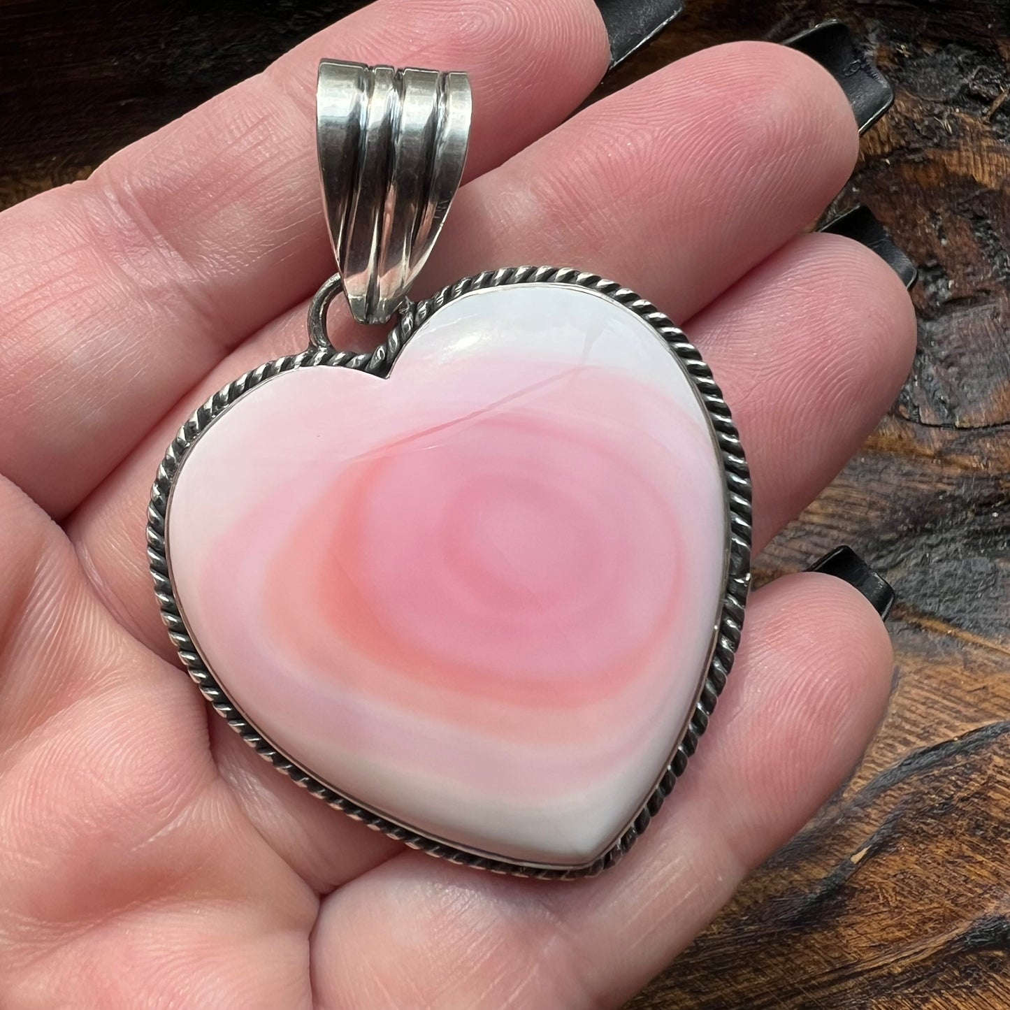 Blush Swirl Queen Conch Heart Pendant