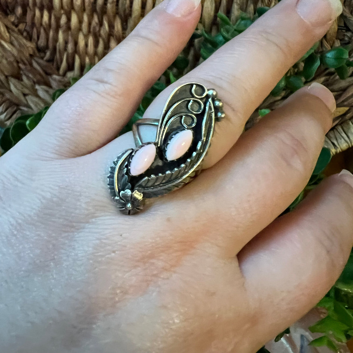 Sterling Silver Queen Conch Double Stone Floral Leaf Ring Size 8