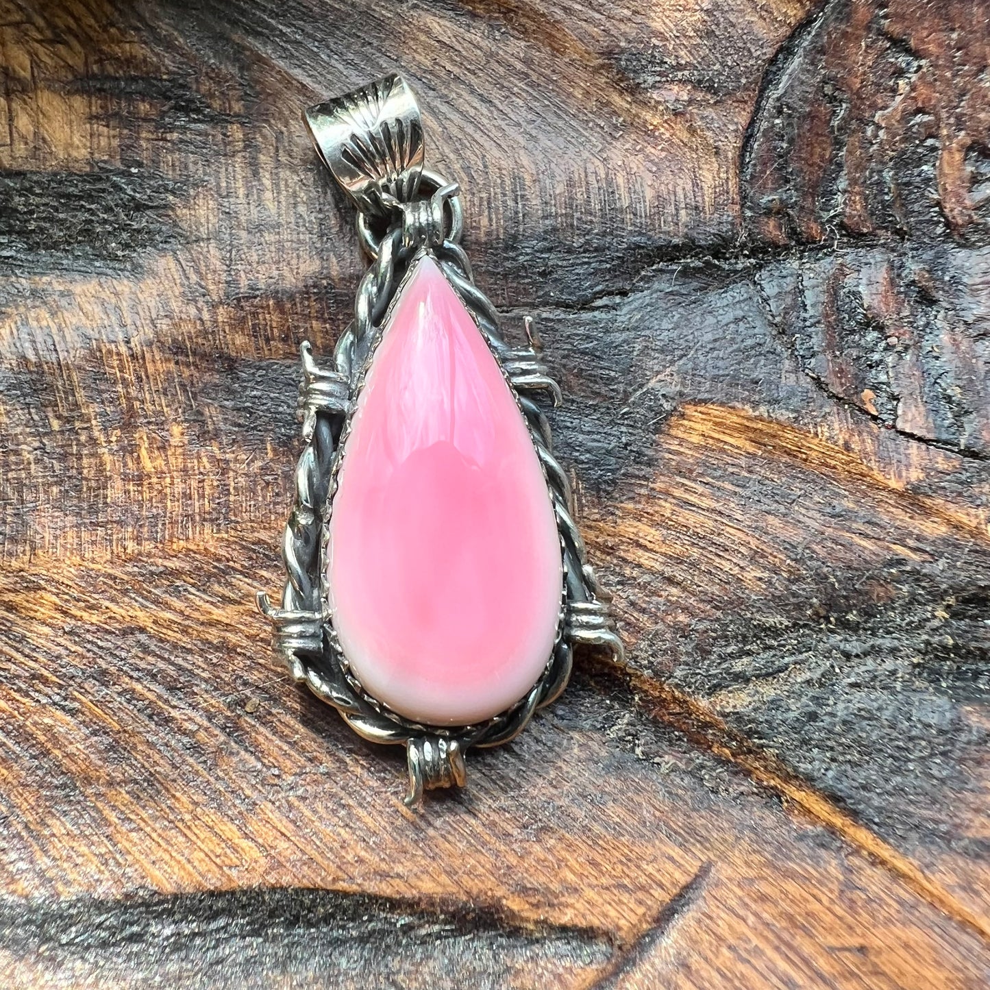 Sterling Queen Conch Barbed Wire Teardrop Pendant