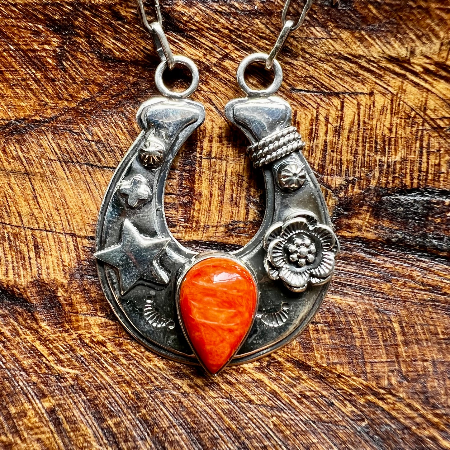 Sterling Silver Spiny Oyster Horseshoe Necklace with Floral & Star Details