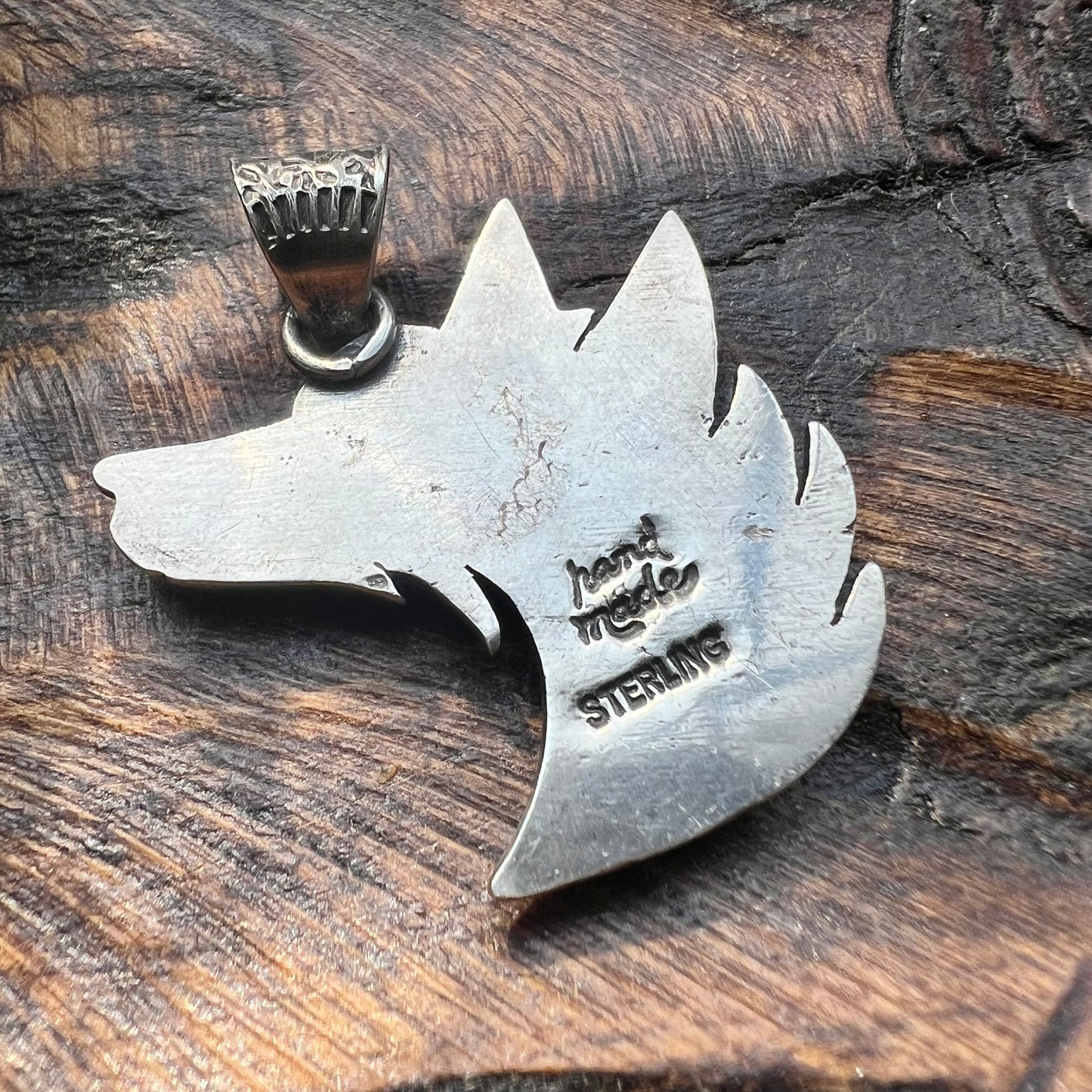 Sterling Silver Queen Conch Wolf Cluster Pendant