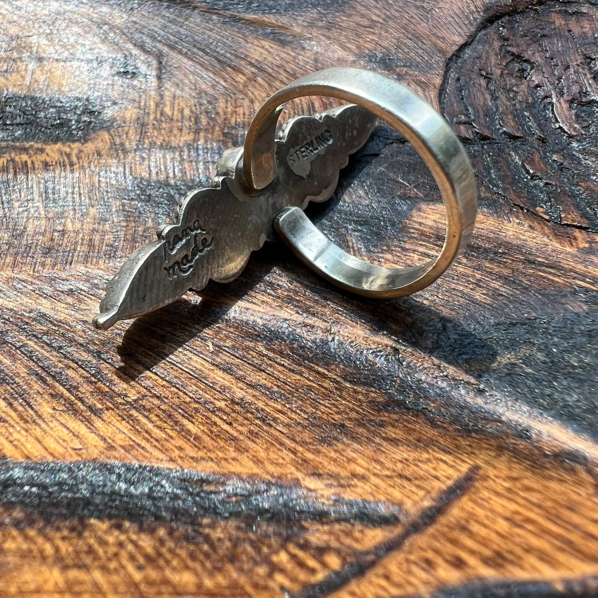 Sterling Silver Kingman Turquoise & Spiny Oyster Crawler Ring – Adjustable