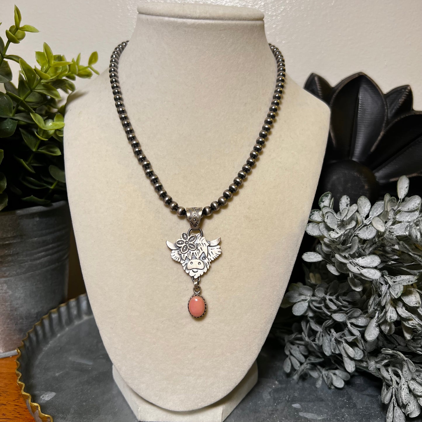 Sterling Silver Highland Cow Pendant with Queen Conch