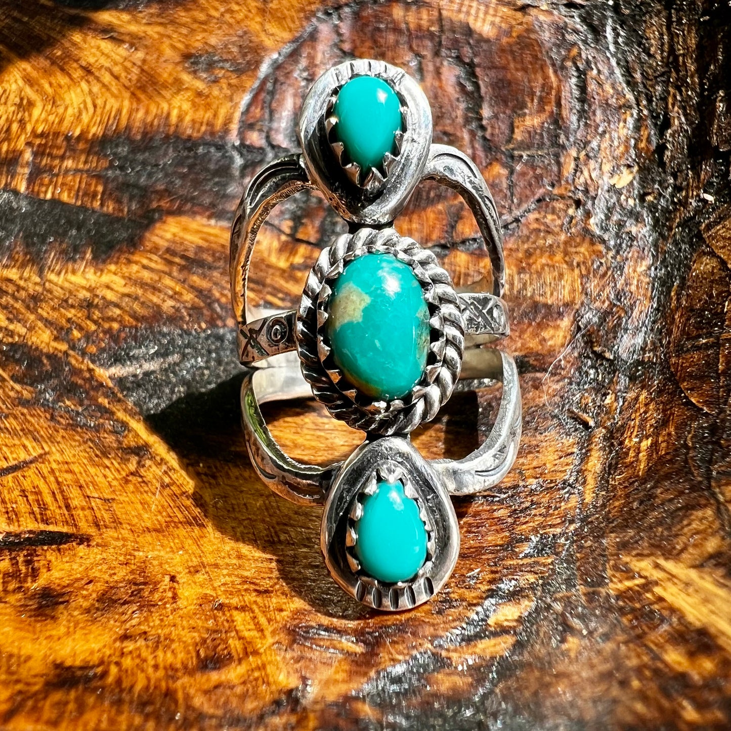 Kingman Turquoise Triple Stone Split Shank Ring – Size 8