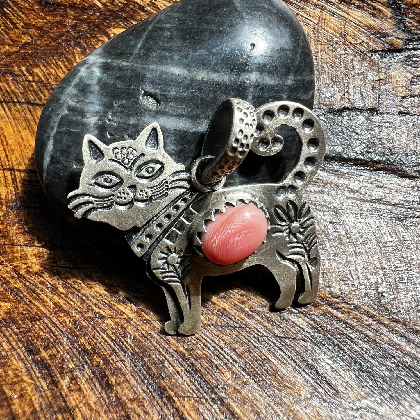 Sterling Silver Queen Conch Cat Pendant | Handmade Southwestern Kitty