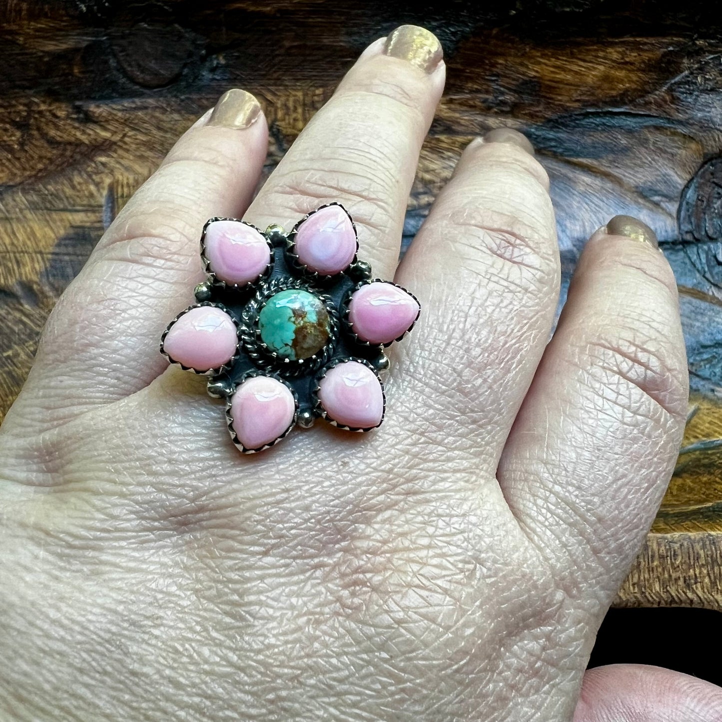 Queen Conch & Kingman Turquoise Flower Cluster Ring – Size 9.5