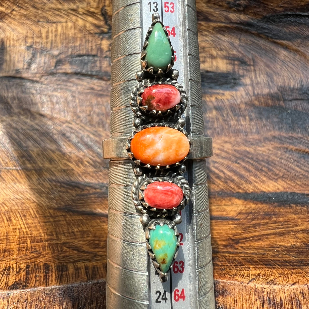Sterling Silver Kingman Turquoise & Spiny Oyster Crawler Ring – Adjustable