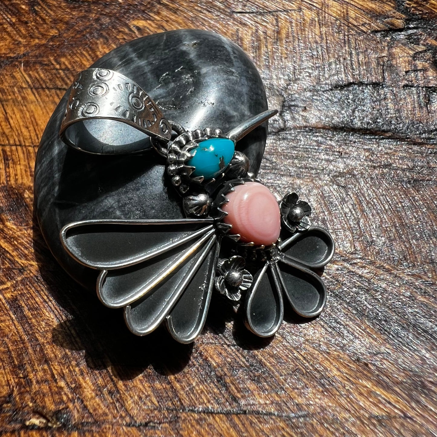Sterling Silver Hummingbird Pendant – Pink Conch & Kingman Turquoise