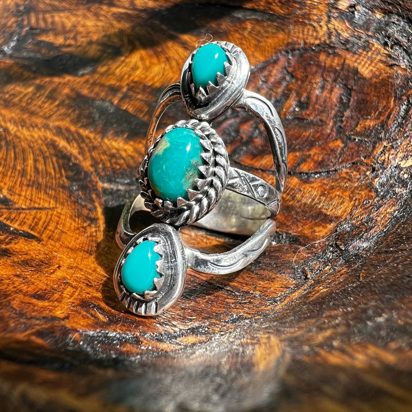 Kingman Turquoise Triple Stone Split Shank Ring – Size 8