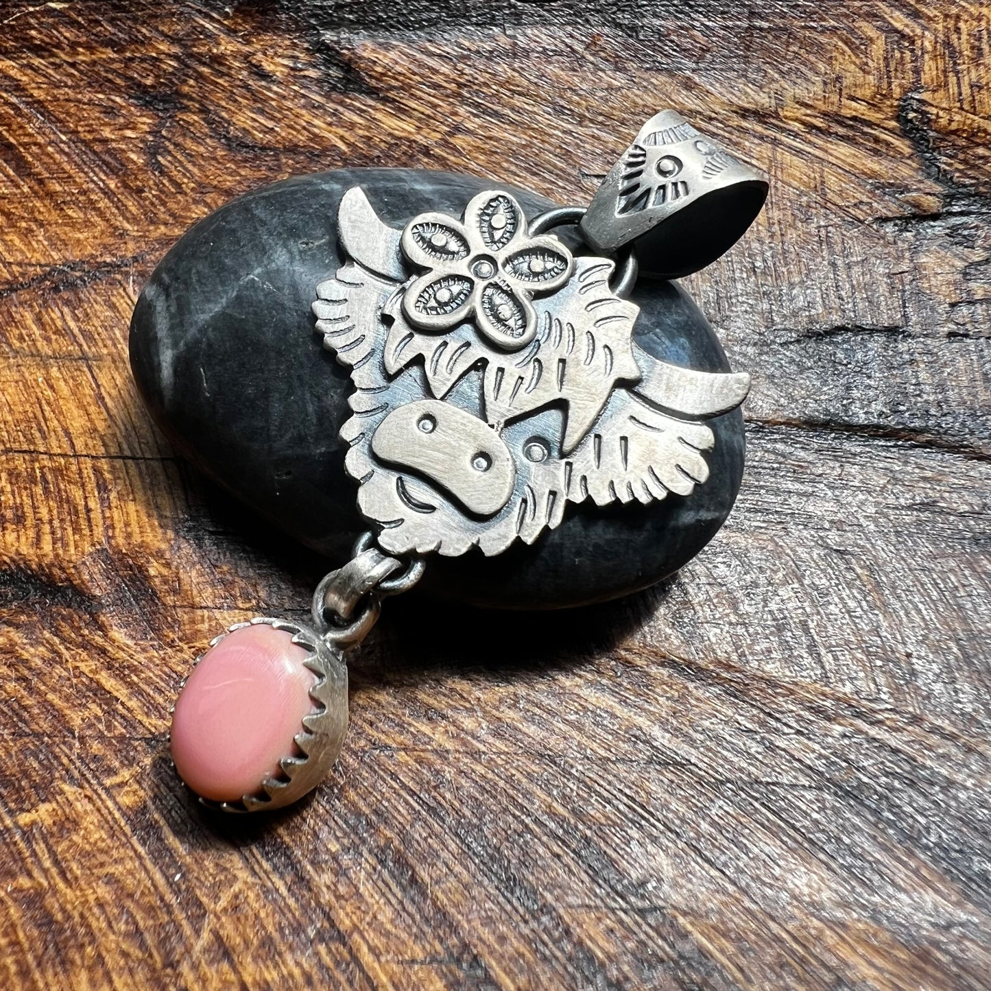 Sterling Silver Highland Cow Pendant with Queen Conch