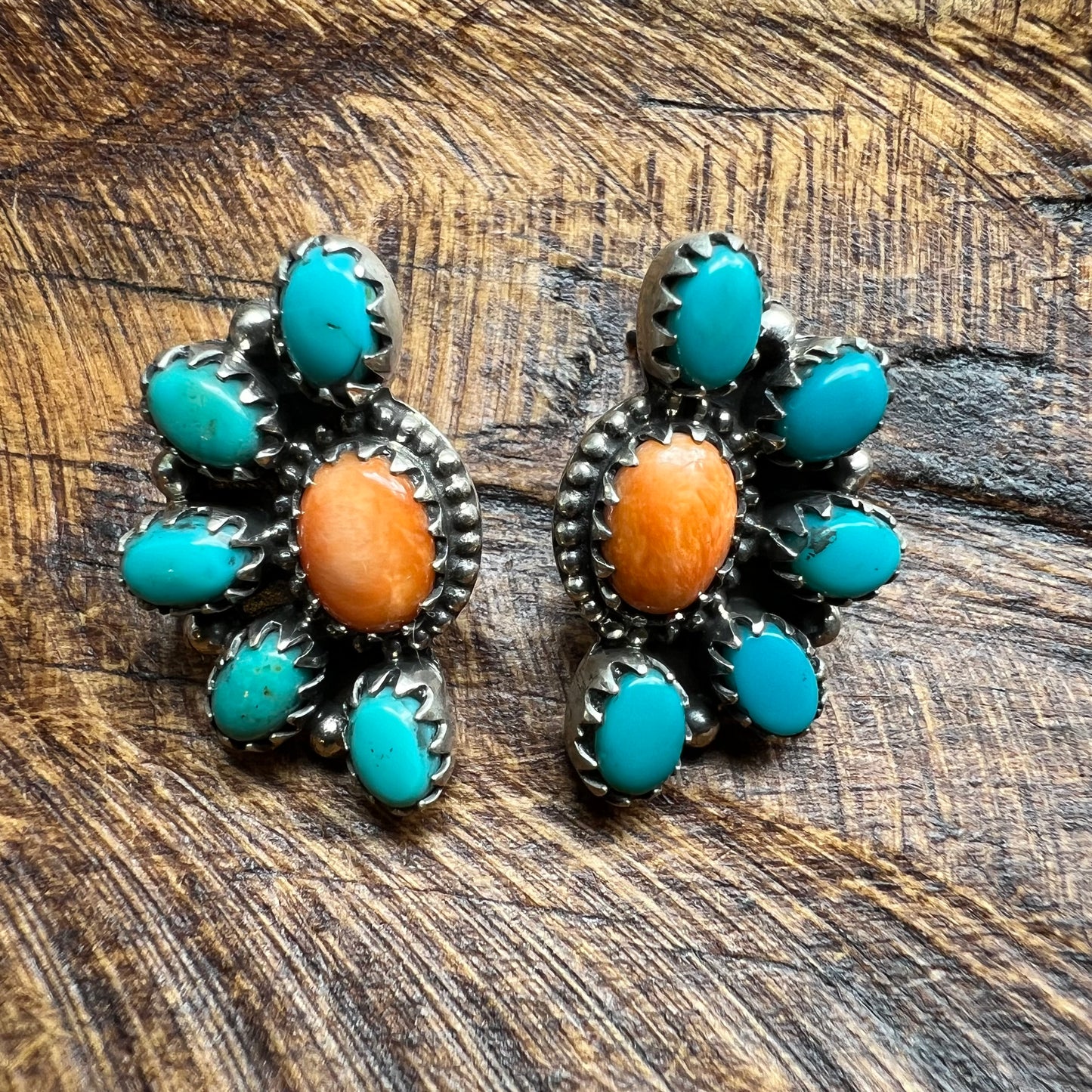 Sterling Silver Kingman Turquoise Spiny Oyster Half Cluster Stud Earrings