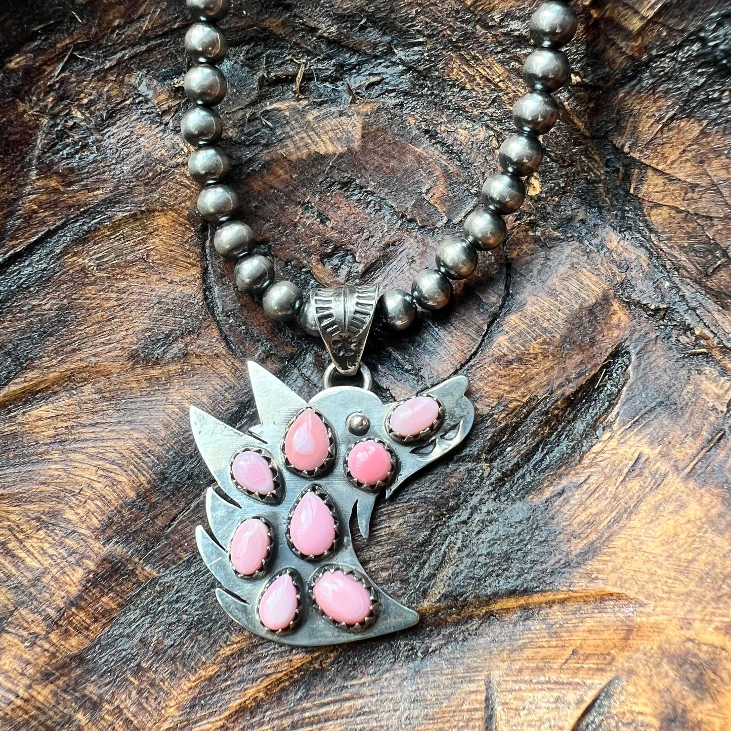 Sterling Silver Queen Conch Wolf Cluster Pendant