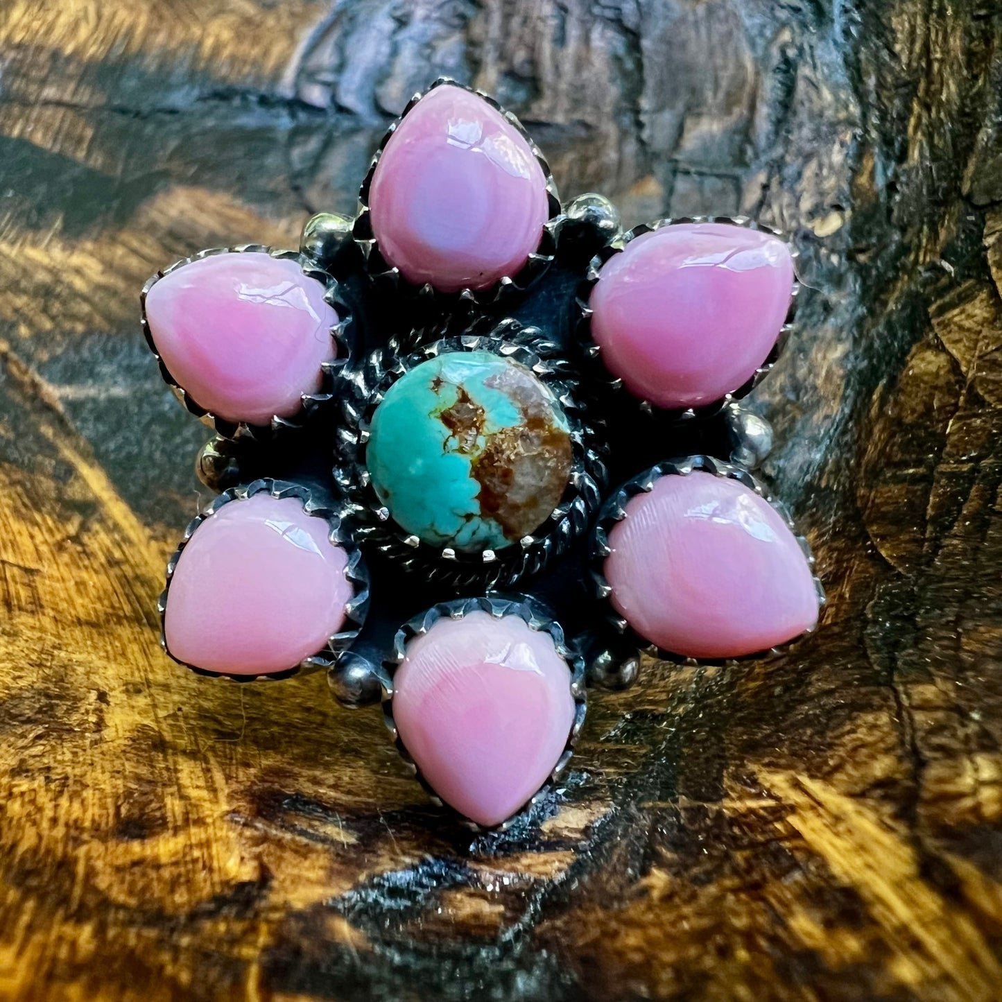 Queen Conch & Kingman Turquoise Flower Cluster Ring – Size 9.5