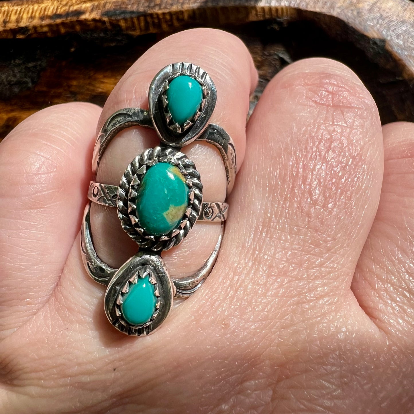 Kingman Turquoise Triple Stone Split Shank Ring – Size 8