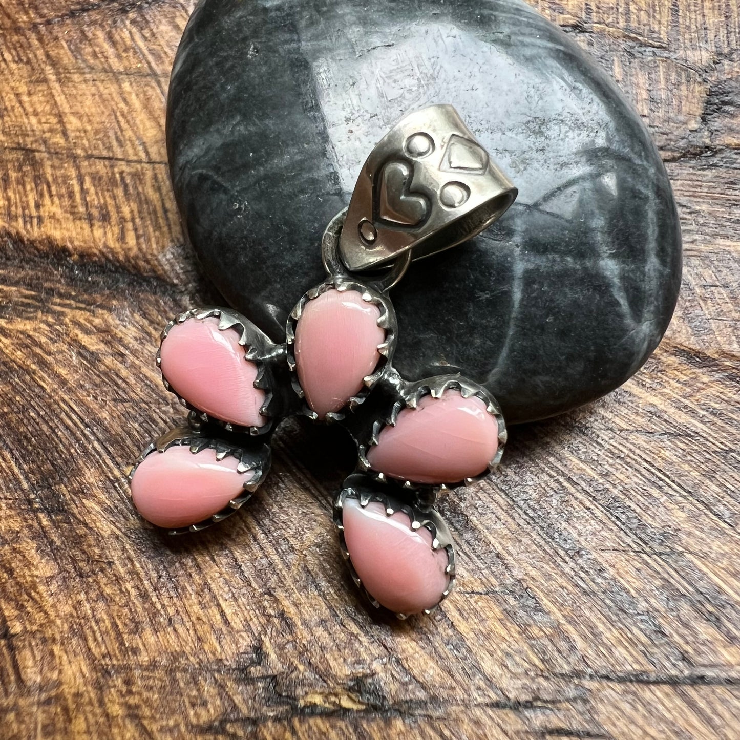925 Sterling Silver Pink Queen Conch Naja Pendant
