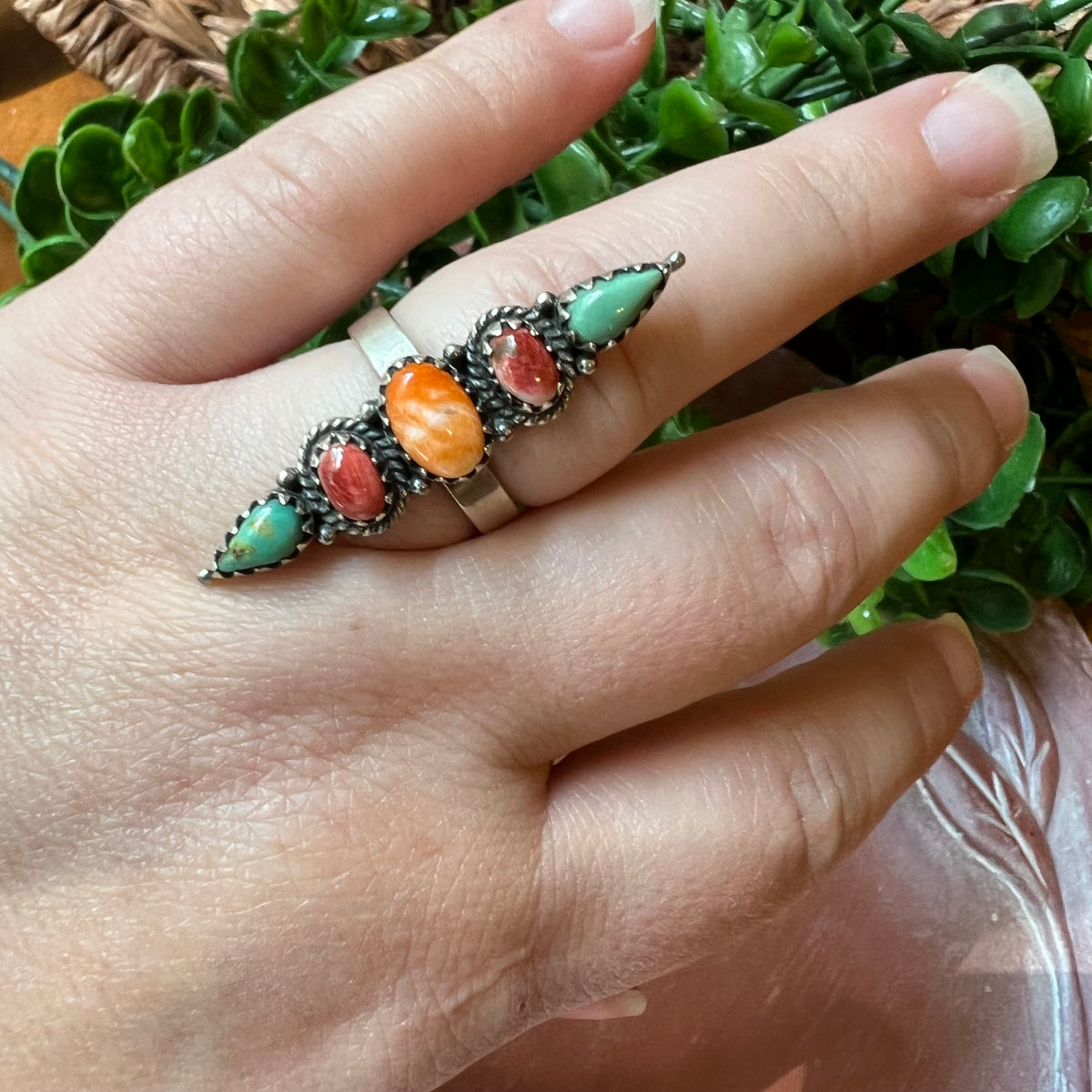 Sterling Silver Kingman Turquoise & Spiny Oyster Crawler Ring – Adjustable