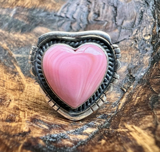 Sterling Silver Queen Conch Heart Shadowbox Ring — Size 9