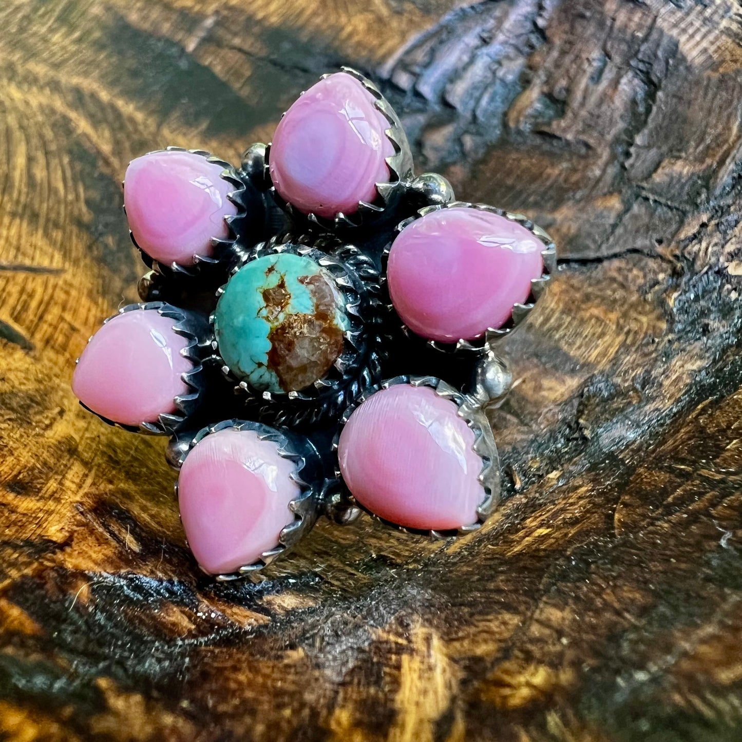 Queen Conch & Kingman Turquoise Flower Cluster Ring – Size 9.5