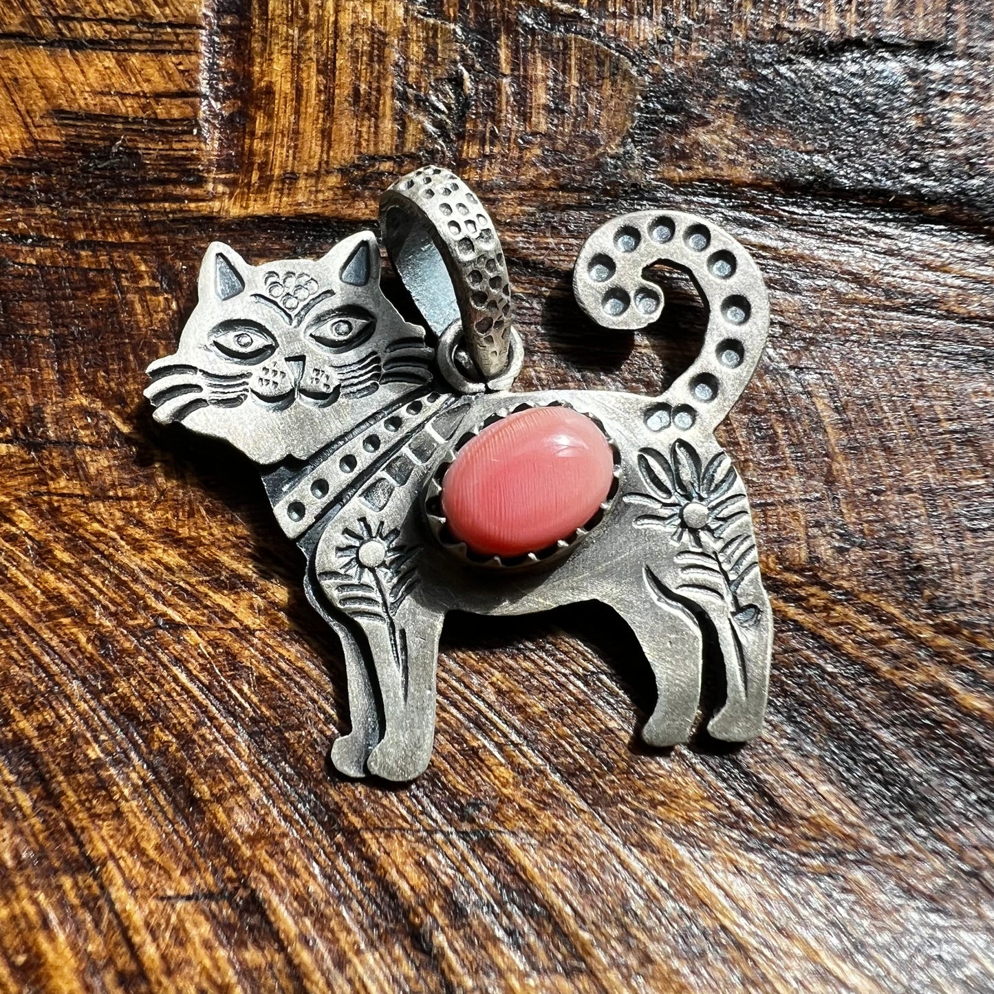 Sterling Silver Queen Conch Cat Pendant | Handmade Southwestern Kitty