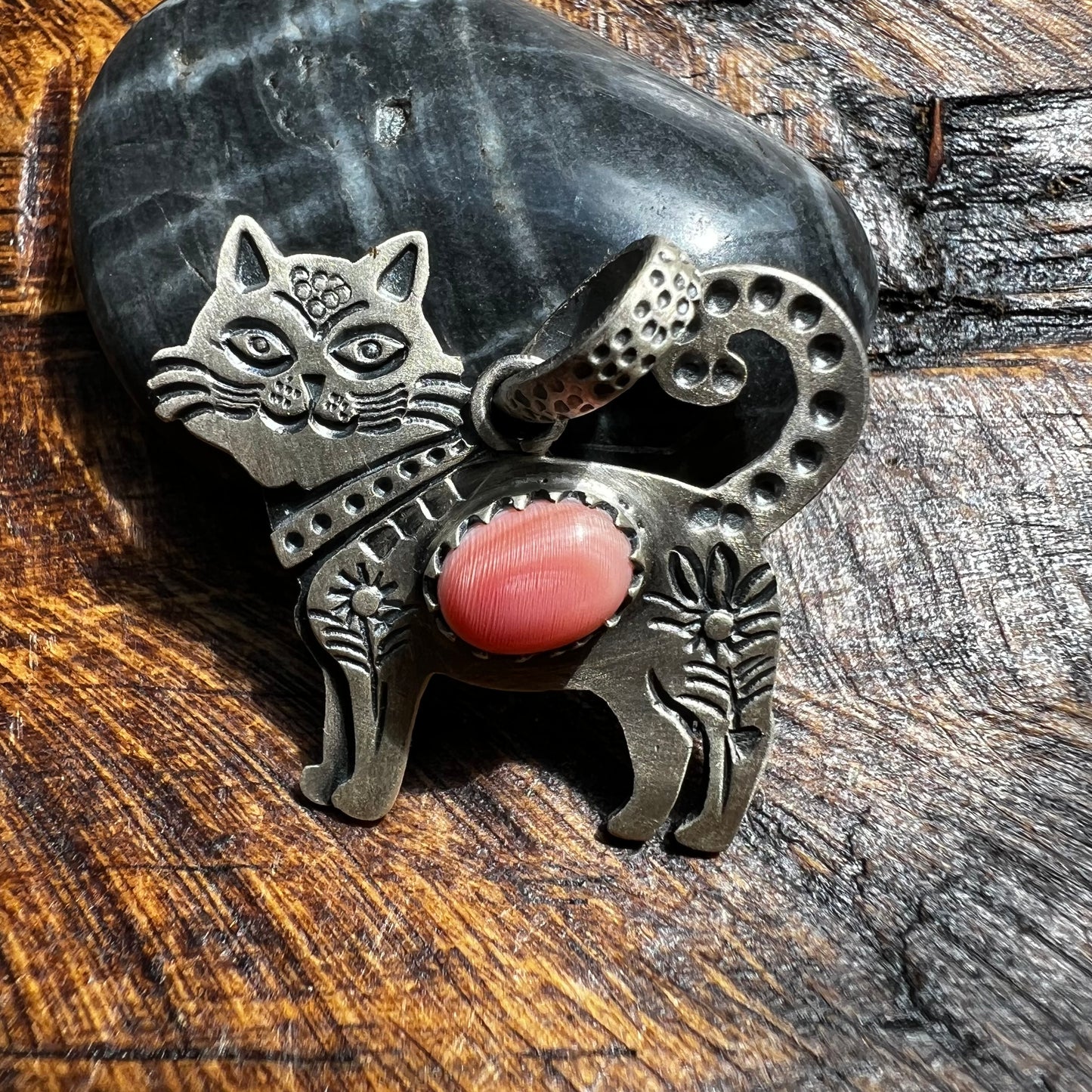 Sterling Silver Queen Conch Cat Pendant | Handmade Southwestern Kitty