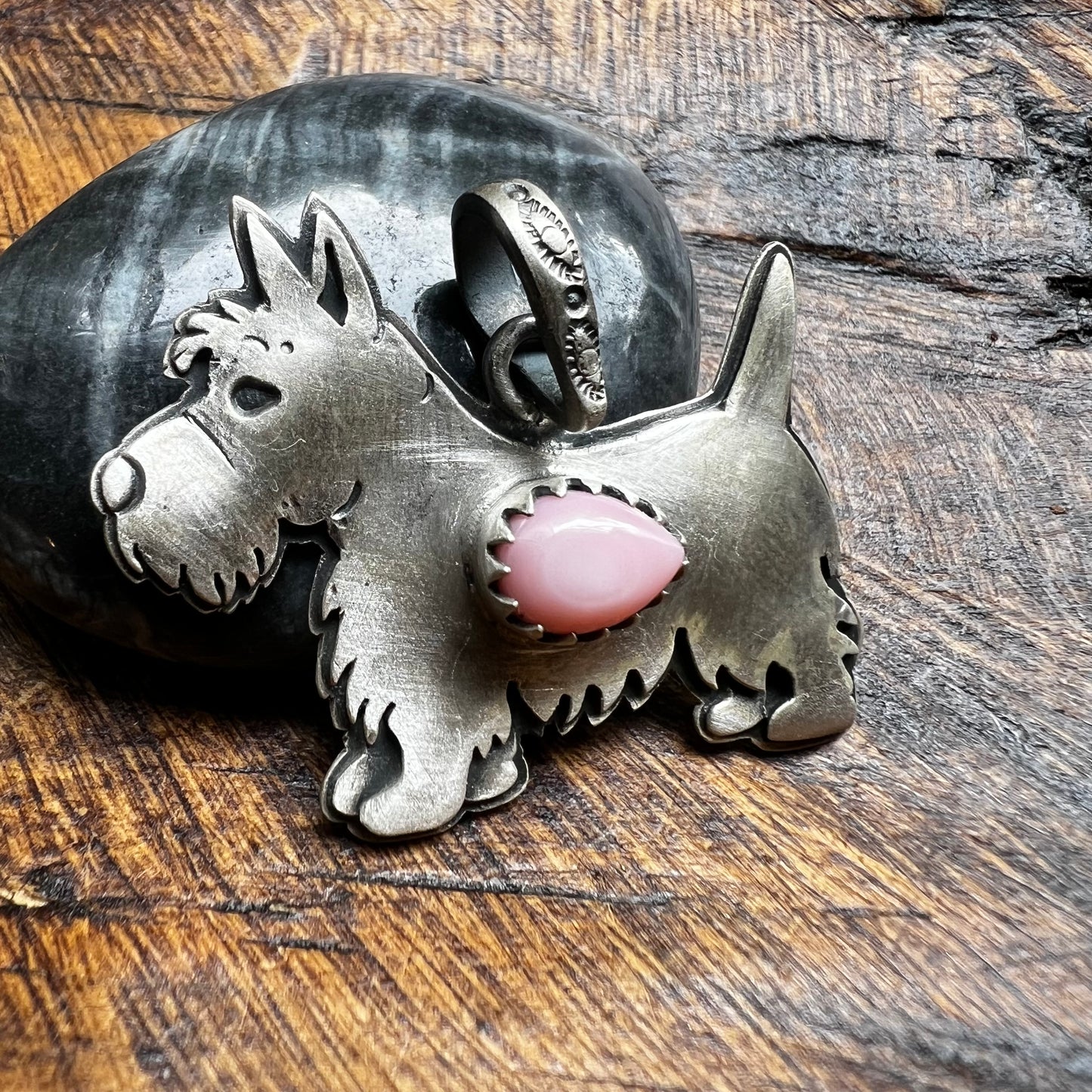 Sterling Silver Queen Conch Scottie Dog Pendant
