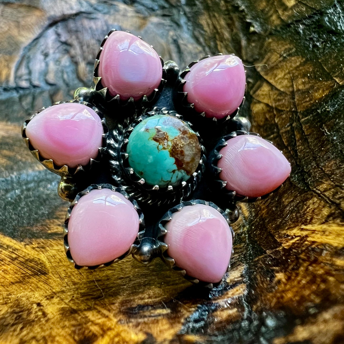 Queen Conch & Kingman Turquoise Flower Cluster Ring – Size 9.5