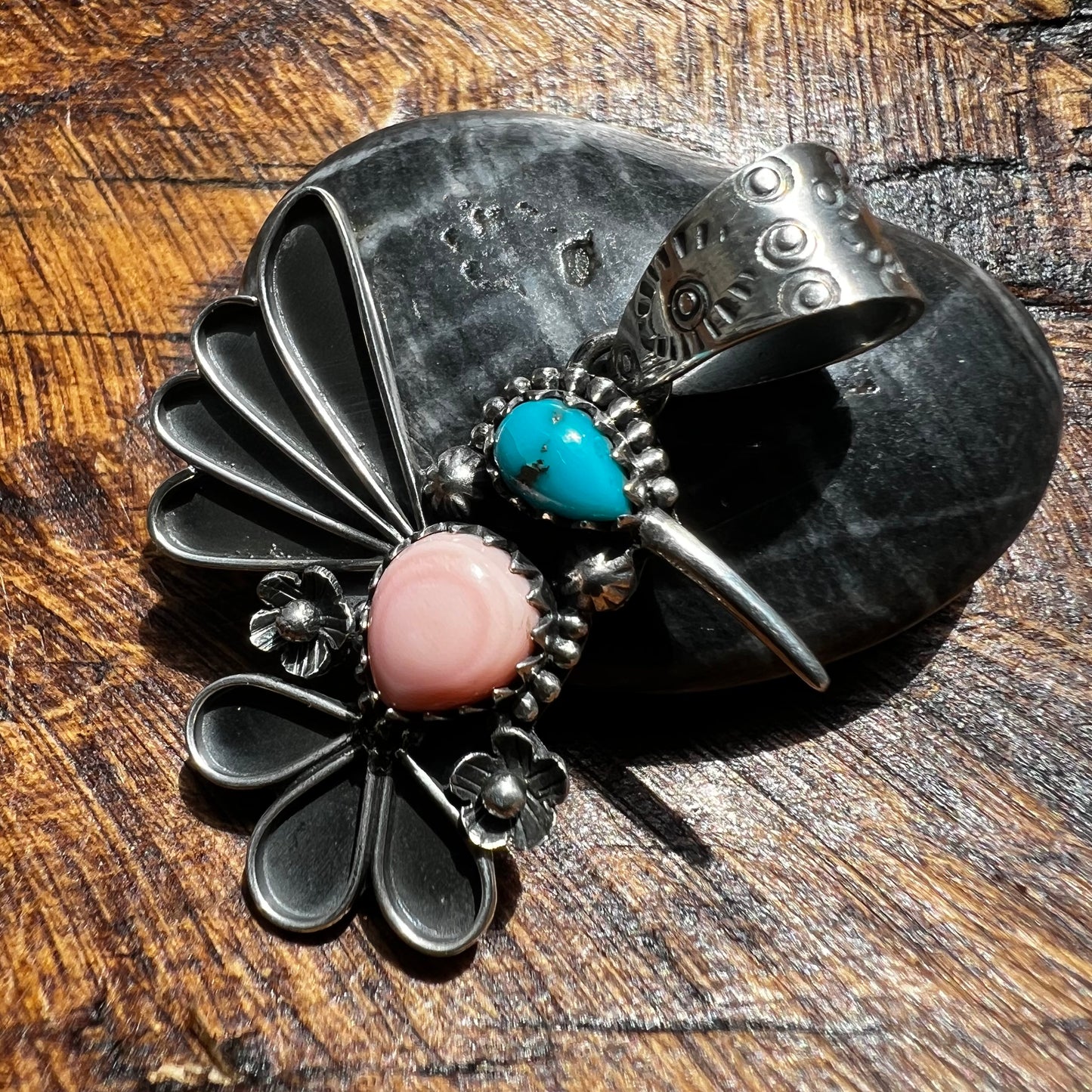 Sterling Silver Hummingbird Pendant – Pink Conch & Kingman Turquoise